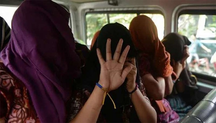 ভারতে ‘যৌন ব্যবসায়’ বাধ্য করা হচ্ছে বাংলাদেশি তরুণীদের ভারতে ‘যৌন ব্যবসায়’ বাধ্য করা হচ্ছে বাংলাদেশি তরুণীদের