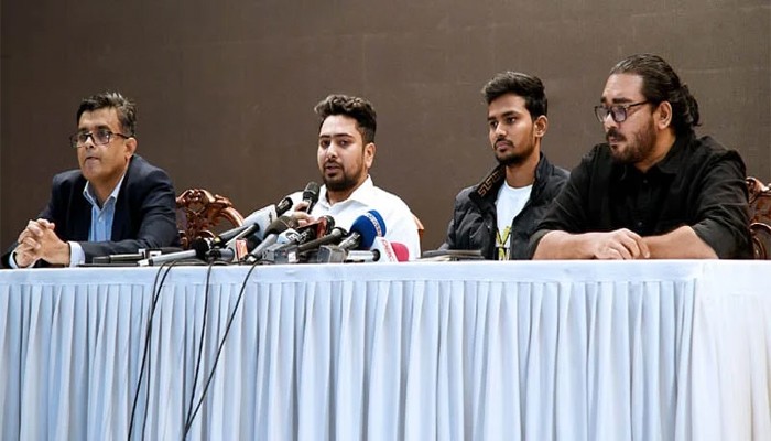 পত্রিকা অফিসে ভাঙচুর, পত্রিকা বন্ধের জন্য চাপ প্রয়োগ সহ্য করা হবে না : তথ্য উপদেষ্টা 