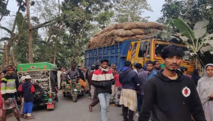 ট্রাক-মোটরসাইকেল সংঘর্ষ, নিহত ৩