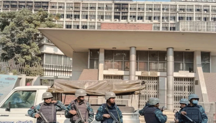 পুড়ে ছাই সিসিটিভি ফুটেজ, প্রশ্ন উঠছে কুকুরের মরদেহ নিয়েও পুড়ে ছাই সিসিটিভি ফুটেজ, প্রশ্ন উঠছে কুকুরের মরদেহ নিয়েও