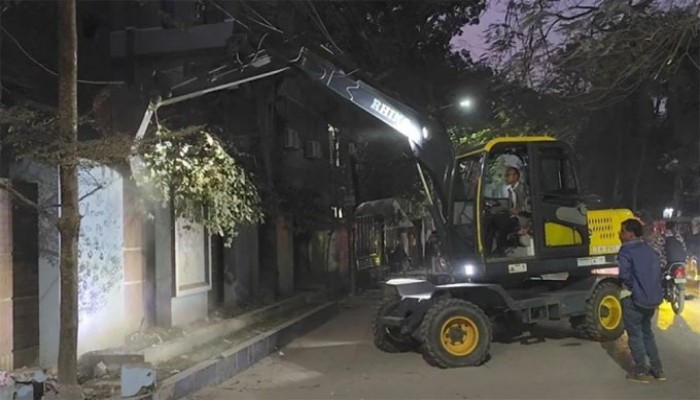 জামালপুরে মির্জা আজমের বাড়িতে ভাঙচুর-আগুন