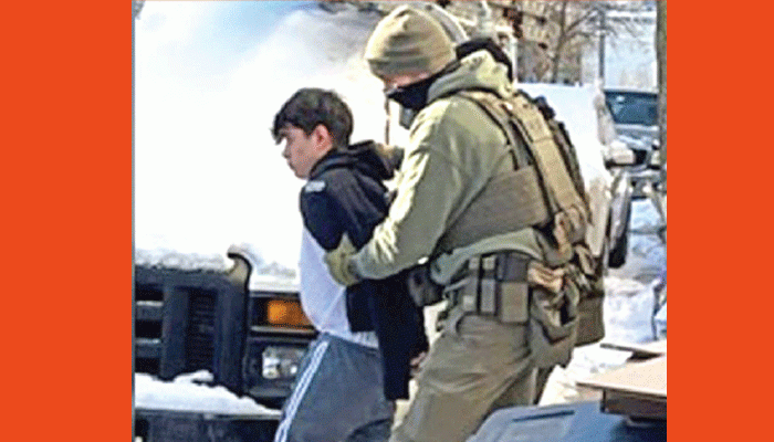 আইস এজেন্টদের মোকাবিলায় ‘নো ইউর রাইটস’ পুস্তিকা আইস এজেন্টদের মোকাবিলায় ‘নো ইউর রাইটস’ পুস্তিকা