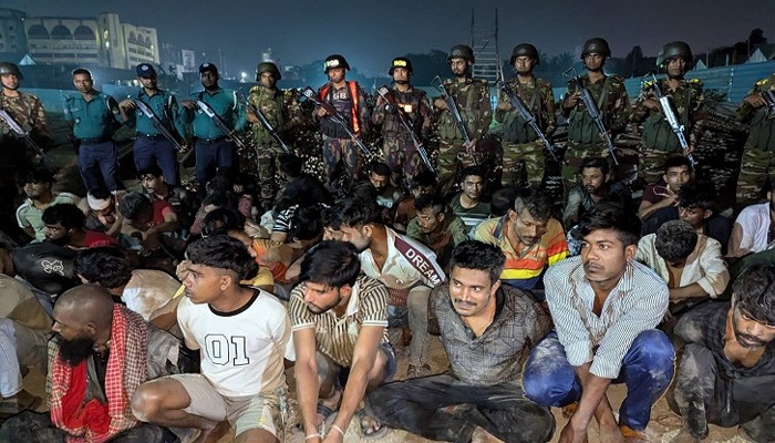 টঙ্গীতে যৌথবাহিনীর অভিযান, আটক অর্ধশতাধিক টঙ্গীতে যৌথবাহিনীর অভিযান, আটক অর্ধশতাধিক