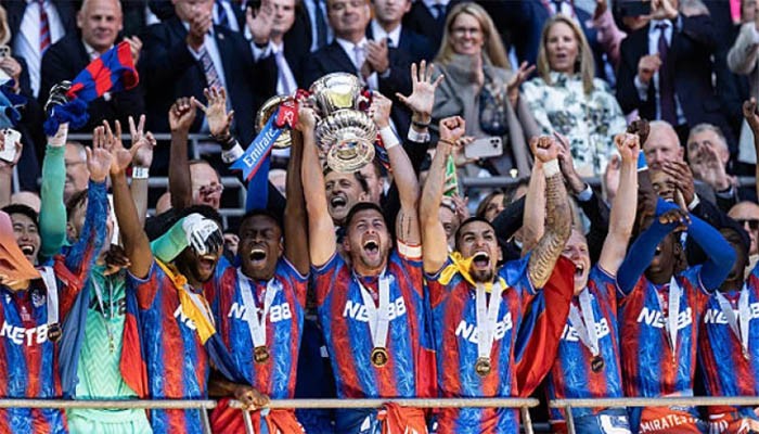 ম্যানসিটিকে হারিয়ে ক্রিস্টাল প্যালেসের প্রথম শিরোপা জয়