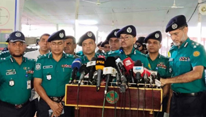 ঈদের ছুটিতে রাতের ঢাকার নিরাপত্তায় থাকবে ৫০০ পেট্রোল টিম : ডিএমপি ঈদের ছুটিতে রাতের ঢাকার নিরাপত্তায় থাকবে ৫০০ পেট্রোল টিম : ডিএমপি