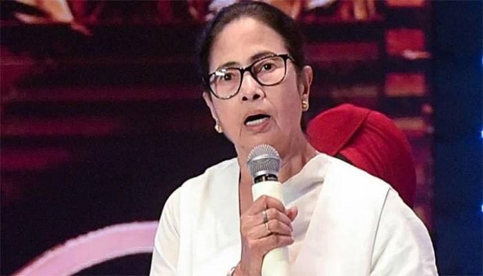 আ.লীগ নেতাদের ভারতে আশ্রয় নিয়ে বিস্ফোরক মন্তব্য মমতার