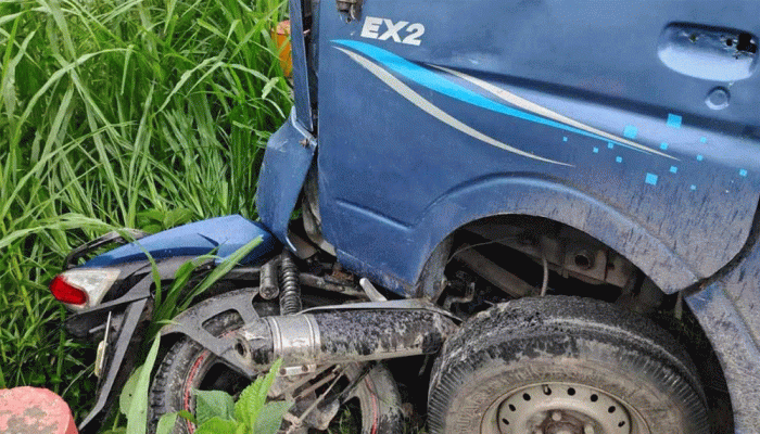 টাঙ্গাইলে পিকআপ-মোটরসাইকেল সংঘর্ষে নিহত ৩ টাঙ্গাইলে পিকআপ-মোটরসাইকেল সংঘর্ষে নিহত ৩
