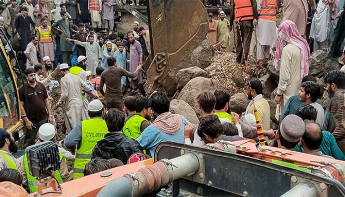 পাকিস্তানে হেলিকপ্টার বিধ্বস্ত, নিহত ৫ পাকিস্তানে হেলিকপ্টার বিধ্বস্ত, নিহত ৫