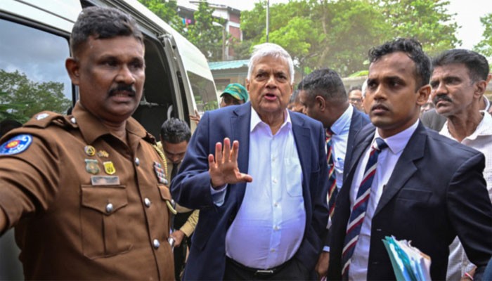 জামিন পেলেন শ্রীলঙ্কার সাবেক প্রেসিডেন্ট রনিল বিক্রমাসিংহে জামিন পেলেন শ্রীলঙ্কার সাবেক প্রেসিডেন্ট রনিল বিক্রমাসিংহে