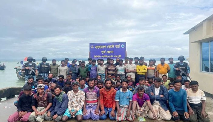 মিয়ানমারের জলসীমায় মাছ ধরার অভিযোগে ১২২ জন আটক মিয়ানমারের জলসীমায় মাছ ধরার অভিযোগে ১২২ জন আটক