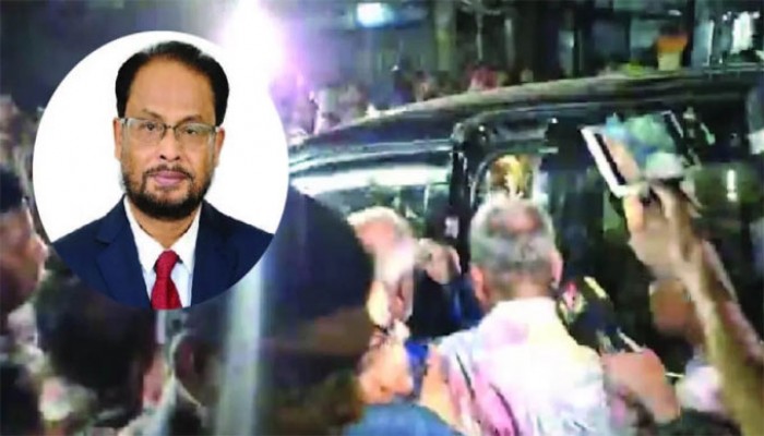 পুলিশি প্রটোকলে কার্যালয় ছাড়লেন জিএম কাদের পুলিশি প্রটোকলে কার্যালয় ছাড়লেন জিএম কাদের