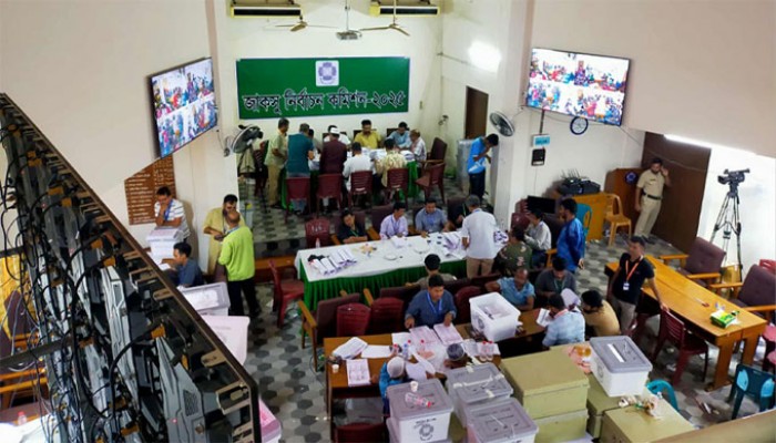 সন্ধ্যা সাতটায় জাকসু নির্বাচনের ফল ঘোষণা : প্রধান নির্বাচন কমিশনার সন্ধ্যা সাতটায় জাকসু নির্বাচনের ফল ঘোষণা : প্রধান নির্বাচন কমিশনার