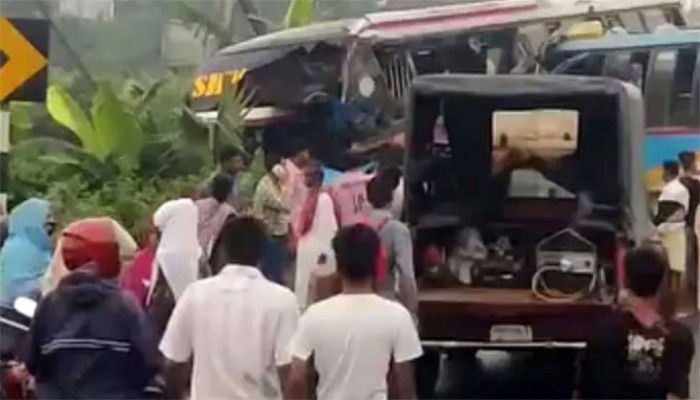 ময়মনসিংহে দুই বাসের সংঘর্ষে নিহত ২, আহত ১০