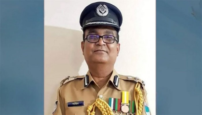 পুলিশের সাবেক ডিআইজি নাহিদুল ইসলাম গ্রেপ্তার পুলিশের সাবেক ডিআইজি নাহিদুল ইসলাম গ্রেপ্তার