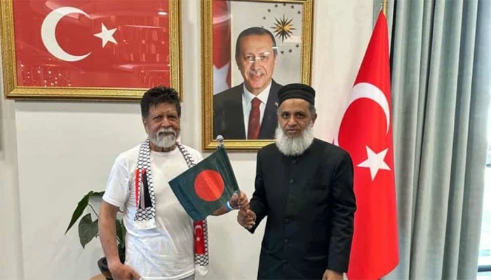 ইসরায়েলের কারাগার থেকে মুক্তি পেয়ে তুরস্কে শহিদুল আলম