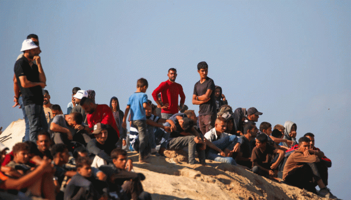 গাজায় ধ্বংসস্তূপ থেকে বের করা হচ্ছে একের পর এক মরদেহ