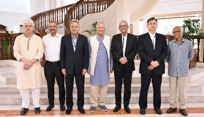 নির্বাচন একটি যুদ্ধক্ষেত্র, আমাদের দায়িত্ব নিরপেক্ষ থাকা : প্রধান উপদেষ্টা নির্বাচন একটি যুদ্ধক্ষেত্র, আমাদের দায়িত্ব নিরপেক্ষ থাকা : প্রধান উপদেষ্টা