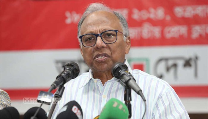 বড় রাজনৈতিক দলগুলো জুলাইকে বিপ্লব বলতে চায় না : মাহমুদুর রহমান বড় রাজনৈতিক দলগুলো জুলাইকে বিপ্লব বলতে চায় না : মাহমুদুর রহমান