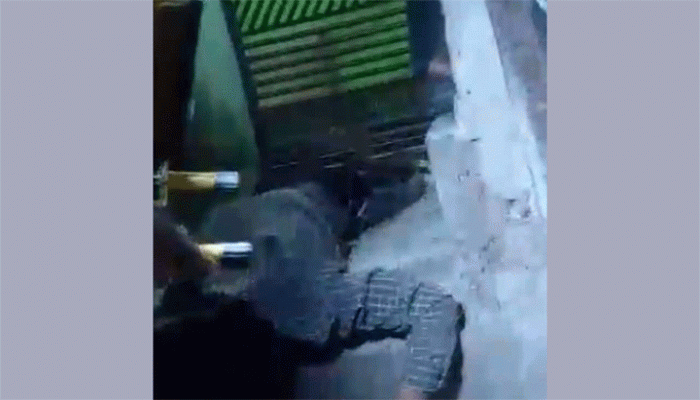 আবারও পুরান ঢাকায় প্রেমিকার বাসার সিঁড়িতে প্রেমিকের লাশ আবারও পুরান ঢাকায় প্রেমিকার বাসার সিঁড়িতে প্রেমিকের লাশ