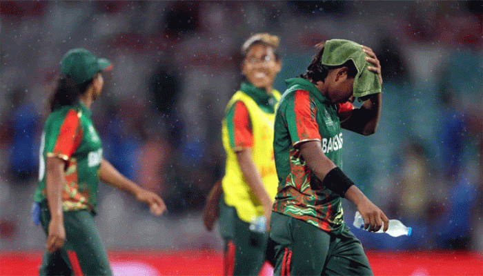 শেষ ম্যাচেও বাংলাদেশের মেয়েদের হতাশার ব্যাটিং শেষ ম্যাচেও বাংলাদেশের মেয়েদের হতাশার ব্যাটিং