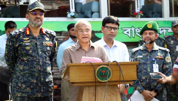 নির্বাচনে প্রতি ভোটকেন্দ্রে ১৩ আনসার সদস্য থাকবে : স্বরাষ্ট্র উপদেষ্টা নির্বাচনে প্রতি ভোটকেন্দ্রে ১৩ আনসার সদস্য থাকবে : স্বরাষ্ট্র উপদেষ্টা