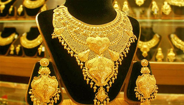 এক লাফে স্বর্ণের ভরিতে কমল ১০ হাজার টাকার বেশি