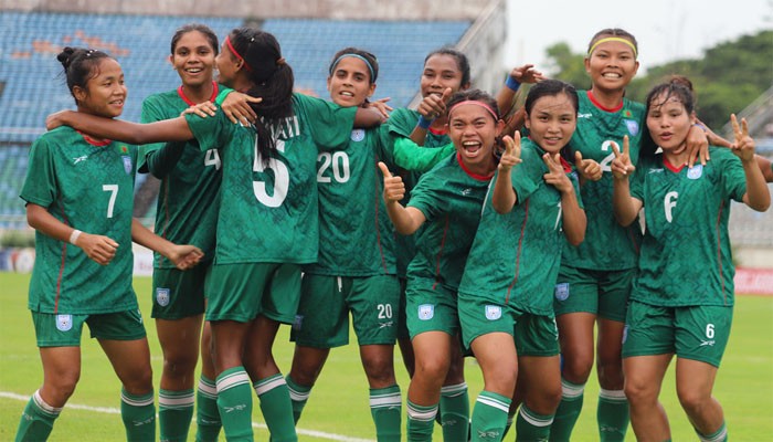 নারী ফুটবল দল পাচ্ছে ৫০ লাখ টাক, হকি পাবে ২১ লাখ নারী ফুটবল দল পাচ্ছে ৫০ লাখ টাক, হকি পাবে ২১ লাখ