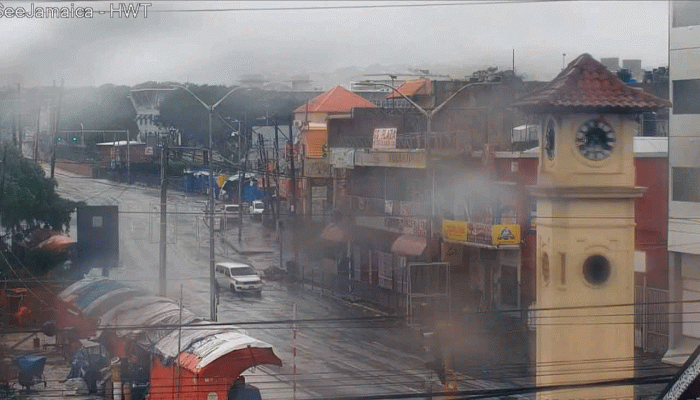 জ্যামাইকায় তাণ্ডব চালিয়ে কিউবার দিকে ধেয়ে যাচ্ছে হারিকেন মেলিসা  জ্যামাইকায় তাণ্ডব চালিয়ে কিউবার দিকে ধেয়ে যাচ্ছে হারিকেন মেলিসা