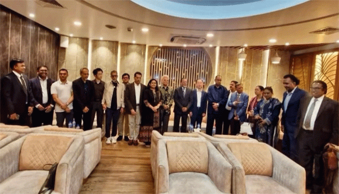 চীন সরকারের আমন্ত্রণে বেইজিংয়ে গেলেন বিএনপির প্রতিনিধি দল 