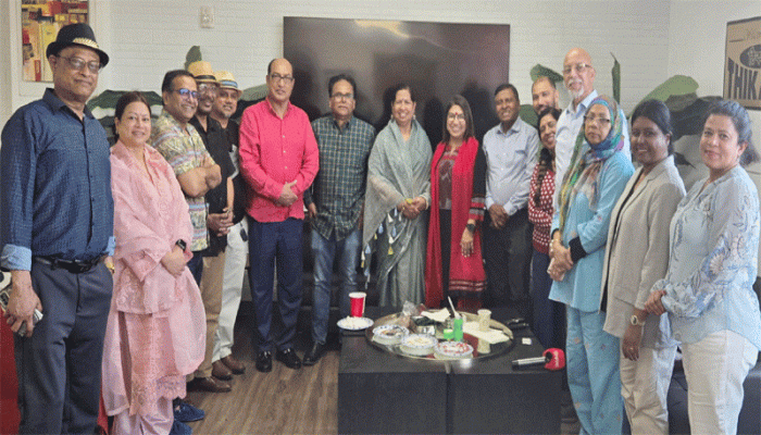 নিউইয়র্কে আসমা আহমেদ ও শিলা মোস্তফাকে ঘিরে প্রাণবন্ত আড্ডা