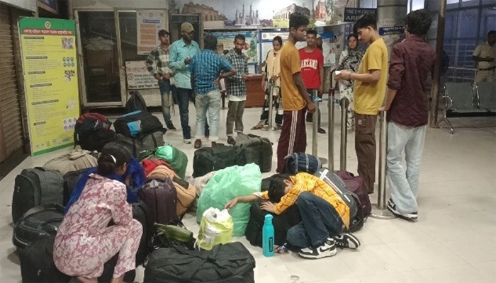 ভারতে পাচার হওয়া ১৪ বাংলাদেশিকে বেনাপোলে বন্দরে ফেরত