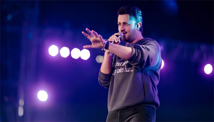 ​আবারও ঢাকা মাতাতে আসছেন আতিফ আসলাম