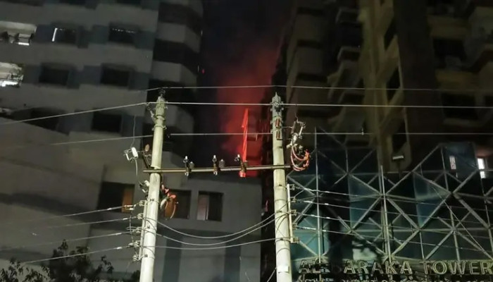 ​কাঁটাবনের ১৪ তলা ভবনের আগুন নিয়ন্ত্রণে, দুইজনের মরদেহ উদ্ধার