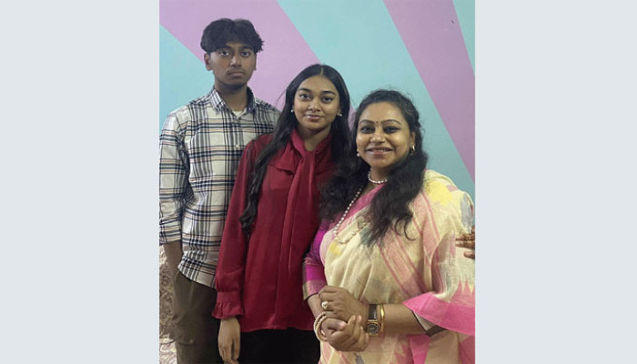 ওমরাহর পথে সড়কে ঝরল প্রবাসী মা-মেয়ে-ছেলের প্রাণ