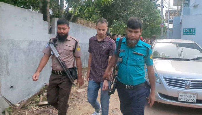 নারীসহ ফ্ল্যাটে আটক পুলিশ পরিদর্শককে ছেড়ে দিল আরএমপি
