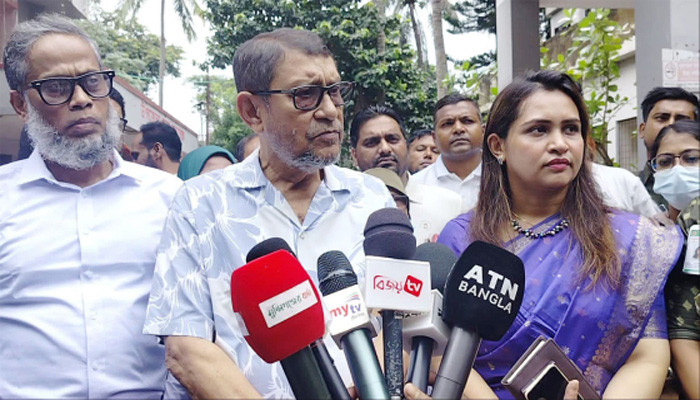 ​আমরা চাই না চিকিৎসার অভাবে কারও মৃত্যু হোক : স্বাস্থ্যমন্ত্রী