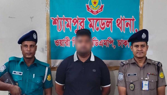 ৯ হাজার মুখোশসহ ককটেল তৈরির সরঞ্জাম উদ্ধার, গ্রেপ্তার ১