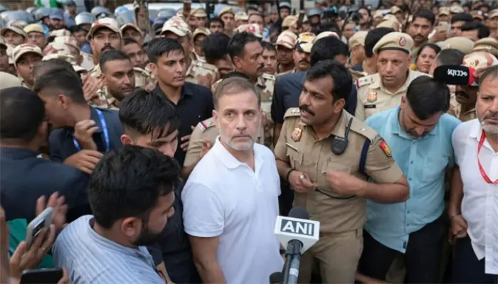 উত্তাল দিল্লি : ফের আটক রাহুল গান্ধীসহ কয়েক সাংসদ