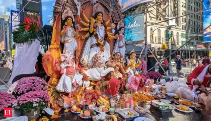 নিউইয়র্ক থেকে ক্যালিফোর্নিয়া—যুক্তরাষ্ট্রজুড়ে দুর্গোৎসবের মহাধুম