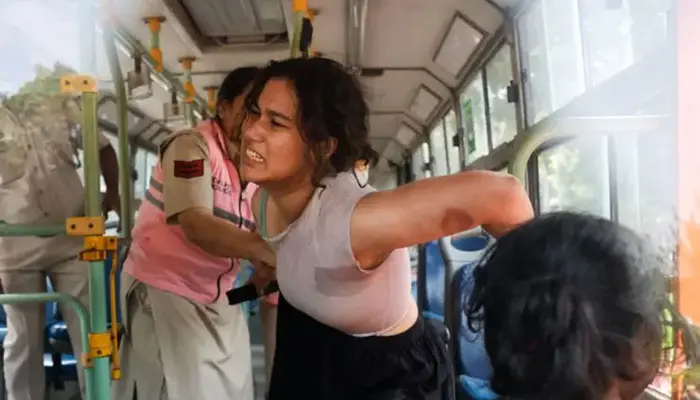 দিল্লিজুড়ে হাজার হাজার বিক্ষোভকারী আটক