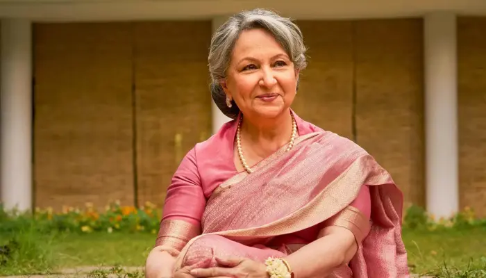 ত্বক টানটান রাখতে যে তেল মাখেন অভিনেত্রী শর্মিলা
