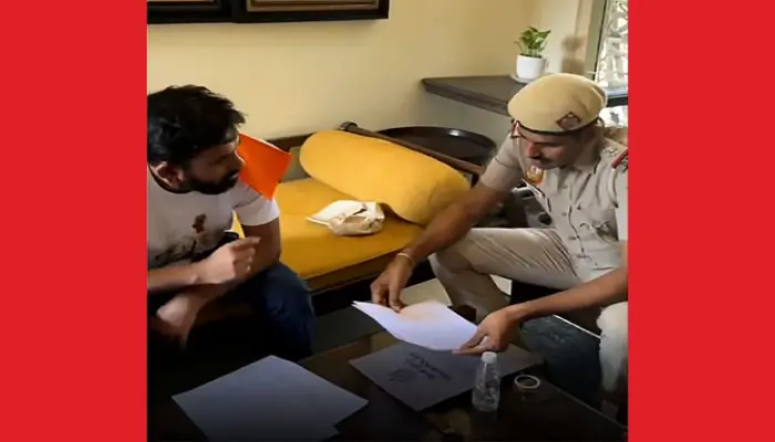 অভিজিৎ দিপকের বাড়িতে গিয়ে কর্মসূচি বন্ধে পুলিশের নোটিশ