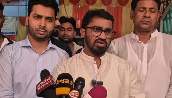 জামায়াত আমিরের বক্তব্য শুনে মানুষ হাসি-তামাশা করছে : রাশেদ খান