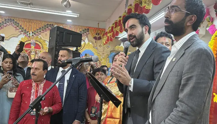 অসুরেরা থেমে নেই’: নিউইয়র্কে প্রবাসীদের দুর্গোৎসবে জোহরান মামদানি
