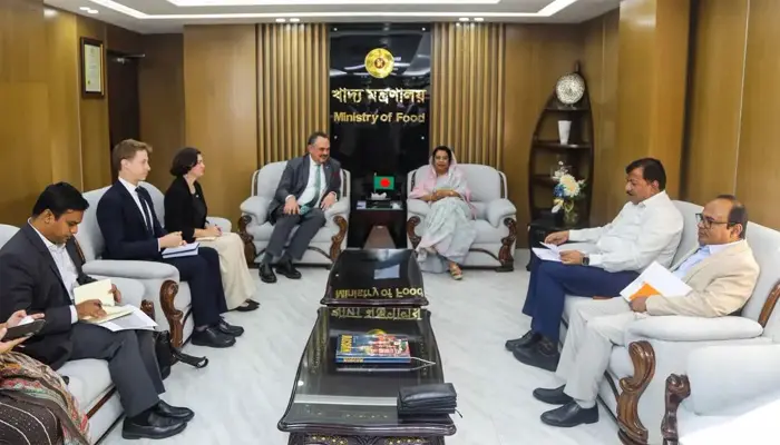 বাংলাদেশ-যুক্তরাষ্ট্রের বাণিজ্যিক সম্পর্ক আরও শক্তিশালী হচ্ছে : মার্কিন রাষ্ট্রদূত