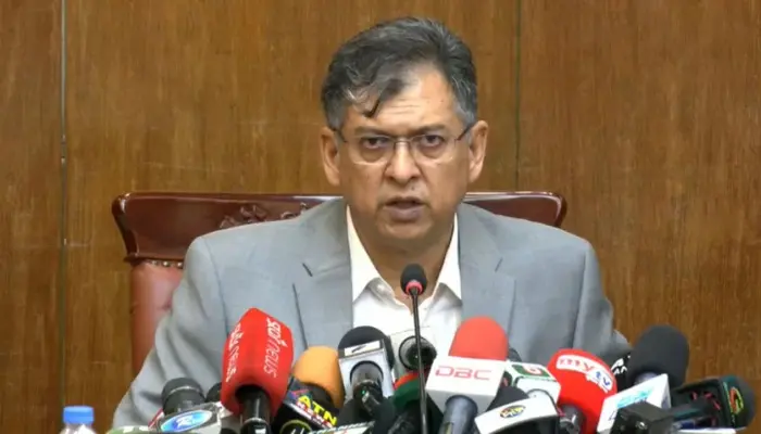আইজিপি সহজ-সরল মানুষ, ক্রসফায়ার নিয়ে বক্তব্য ঠিক হয়নি : স্বরাষ্ট্রমন্ত্রী