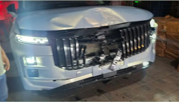 সাবেক সিআইডি প্রধানের গাড়িচাপায় মুমূর্ষু রিকশাচালক, গাড়ি জব্দ